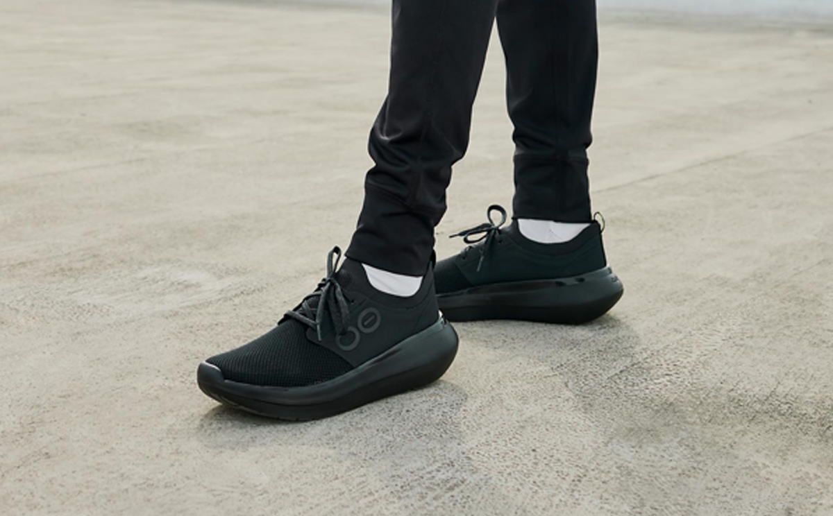mens-oomy-stride-black-10-10-Mens_BlackStride3 Men's OOmy Stride - Black